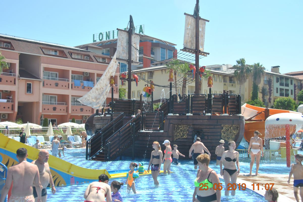 imagini hotel LONICERA RESORT